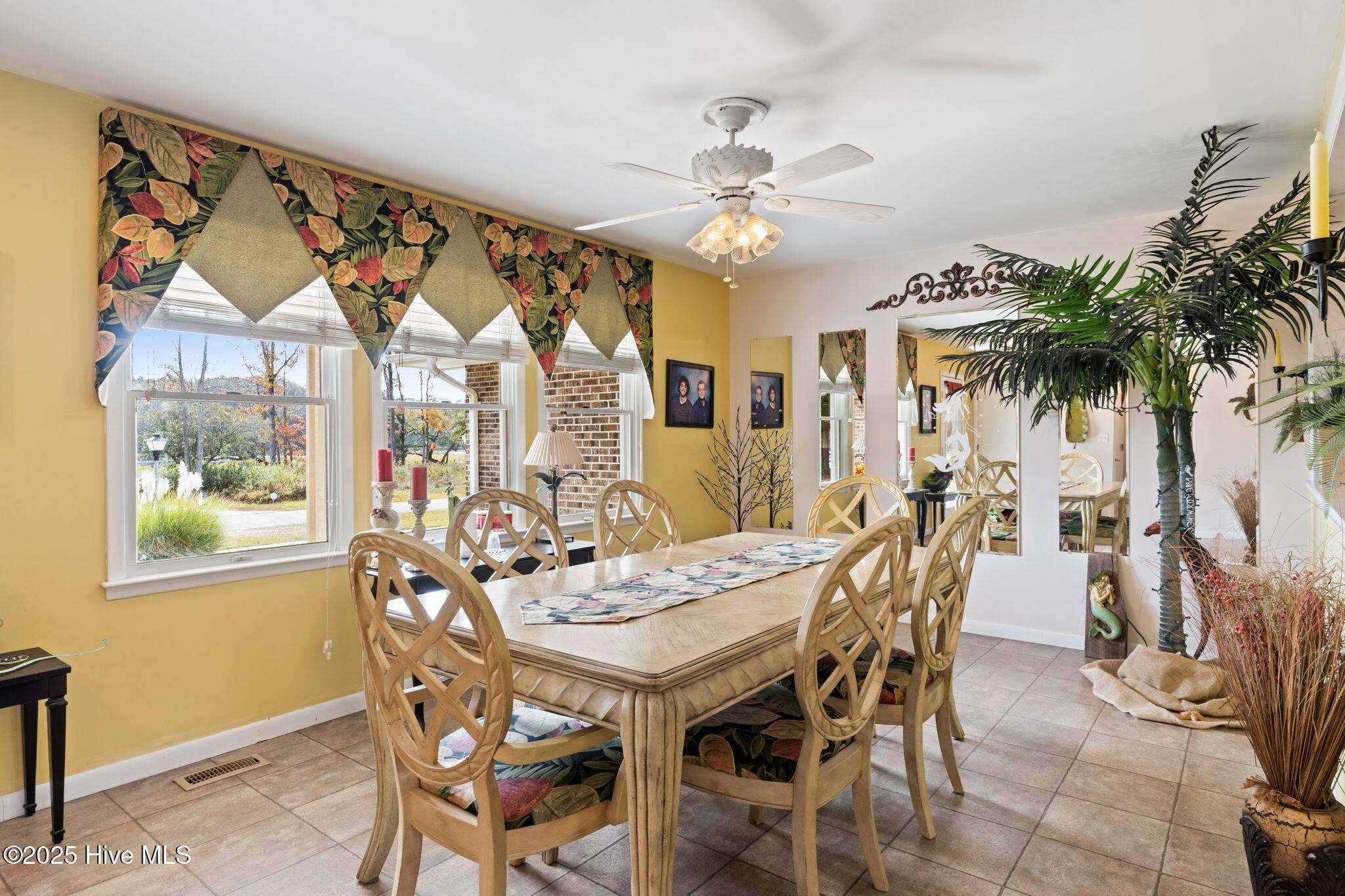 1126 River Drive Southwest Calabash, NC 28467 - Photo 21 of 57 Dining Area
