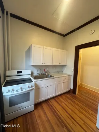 $1,350 | 133 South Lake Avenue, Unit 2, Albany, NY 12208