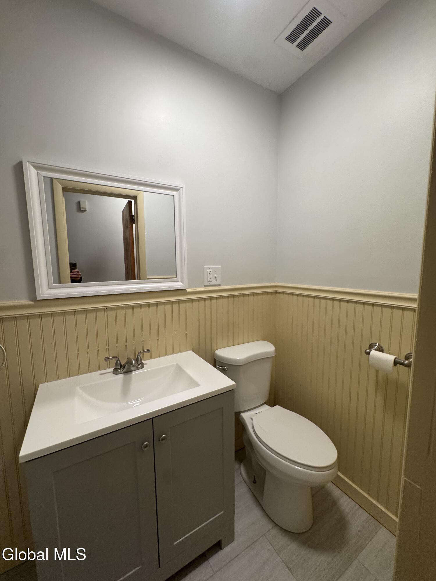 133 South Lake Avenue, Unit 2 Albany, NY 12208 - Photo 6 of 17 IMG_3699