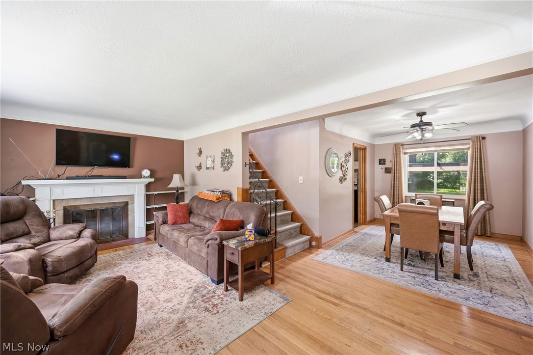3756 Walter Road North Olmsted, OH 44070 - Photo 4 of 41