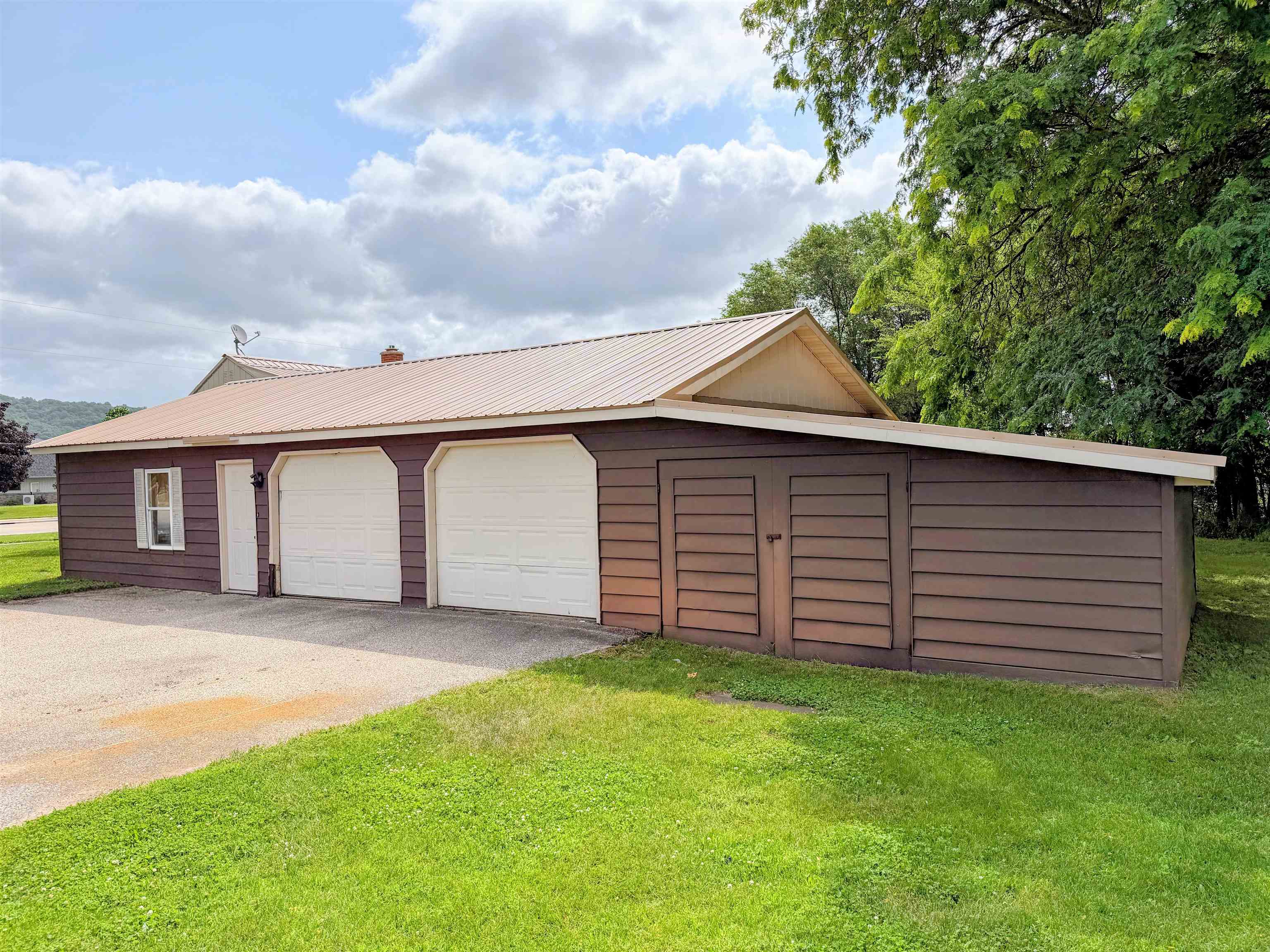 1733 South Marquette Road Prairie du Chien, WI 53821 - Photo 3 of 26