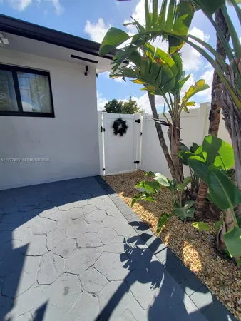 $1,750 | 920 Southeast 8th Street, Unit 1, Hialeah, FL 33010