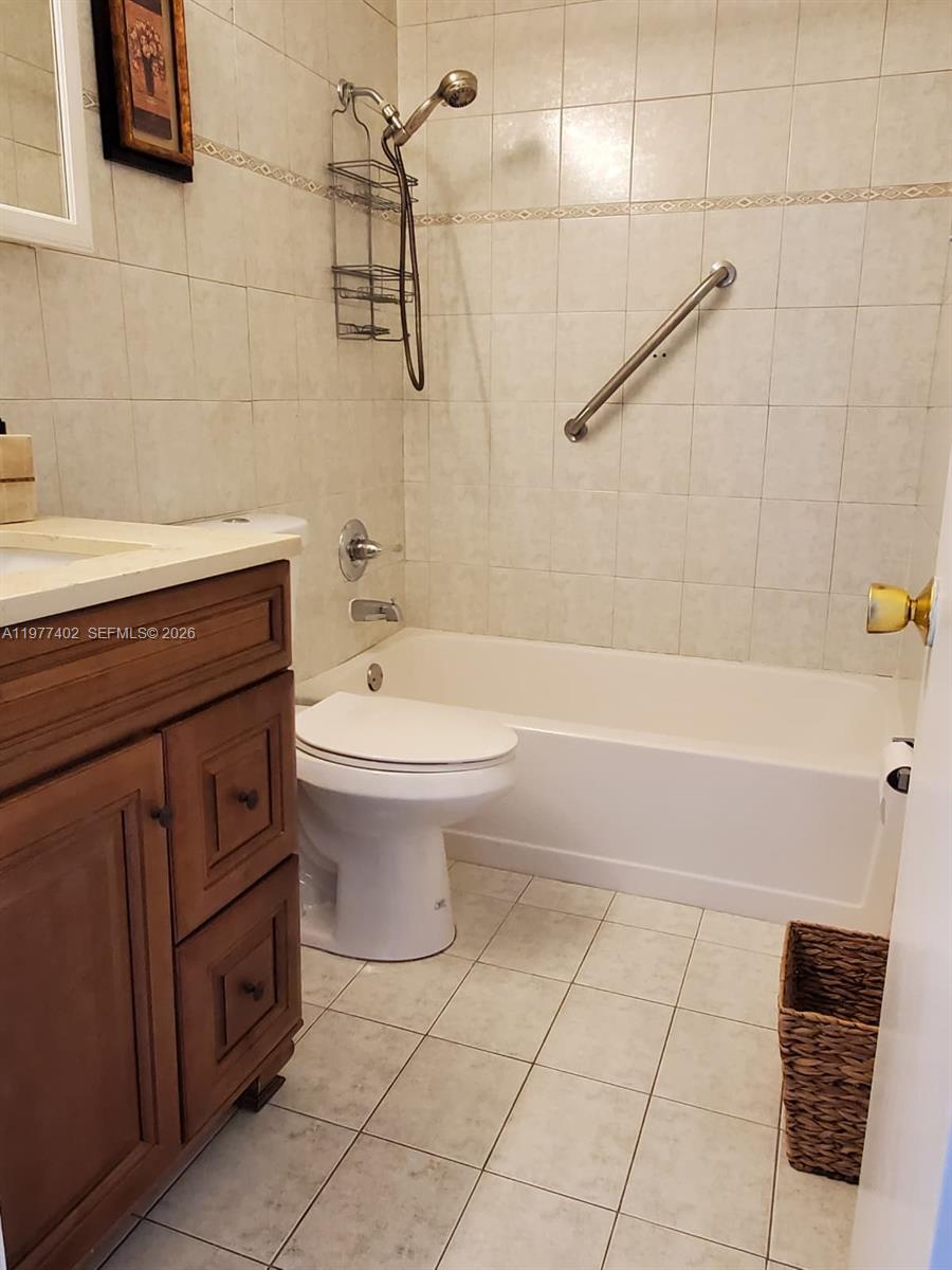920 Southeast 8th Street, Unit 1 Hialeah, FL 33010 - Photo 12 of 14