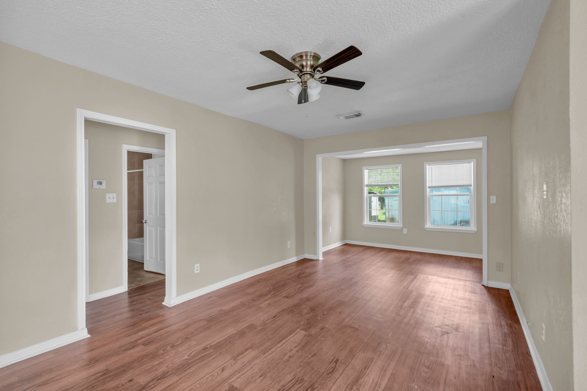 7304 Kinney Street Houston, TX 77087 - Photo 11 of 33