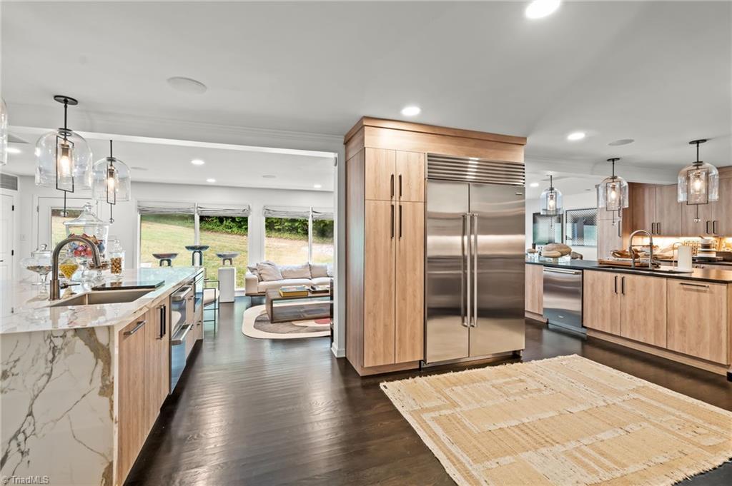 1313 Robinhood Road High Point, NC 27262 - Photo 6 of 45 Gallery Image 6