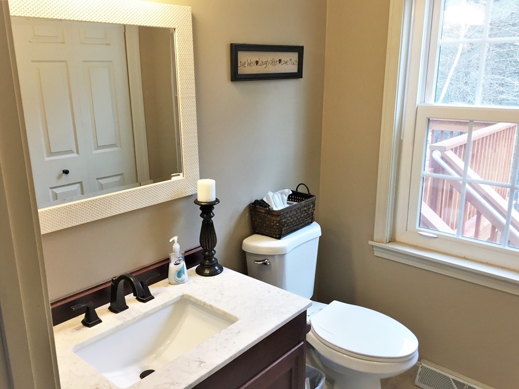 327 Fox Run Road, Unit 327 Hudson, NH 03051 - Photo 8 of 15