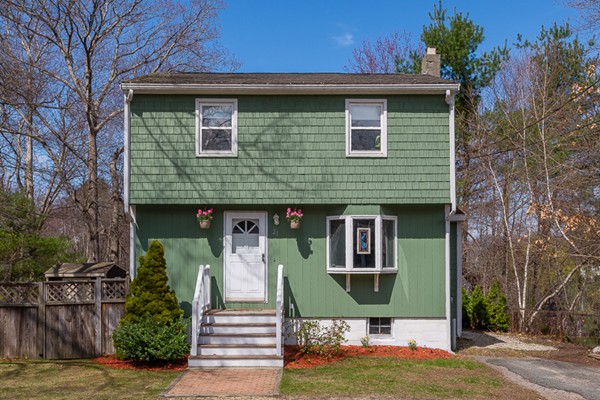 21 South Shore Road Holbrook, MA 02343 - Photo 3 of 25