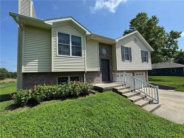 $314,900 | 103 Southwest 95 Road, Warrensburg, MO 64093