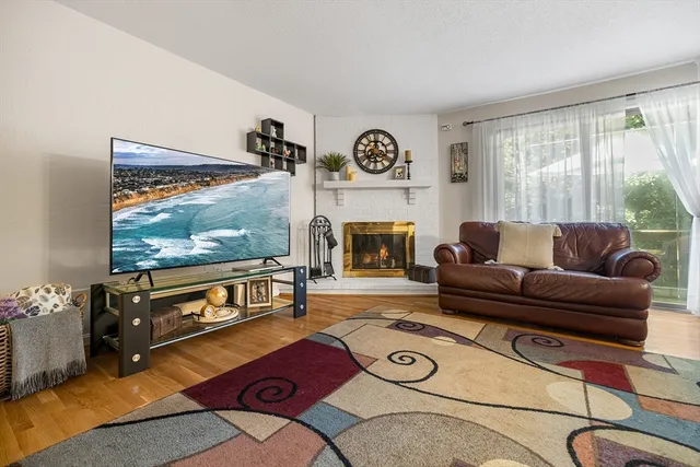 $419,900 | 11 Hilltop Lane, Unit 11, Easton, MA 02375