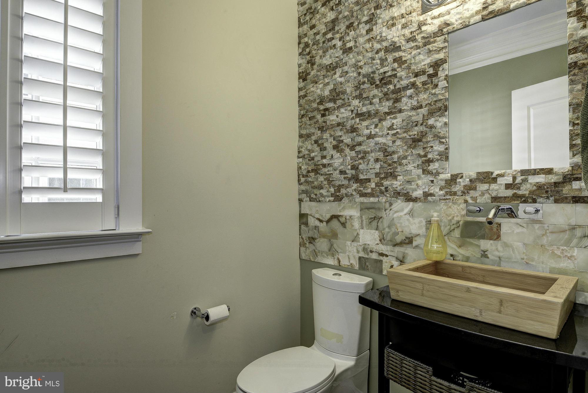 7912 Chelton Road Bethesda, MD 20814 - Photo 17 of 30 POWDER ROOM