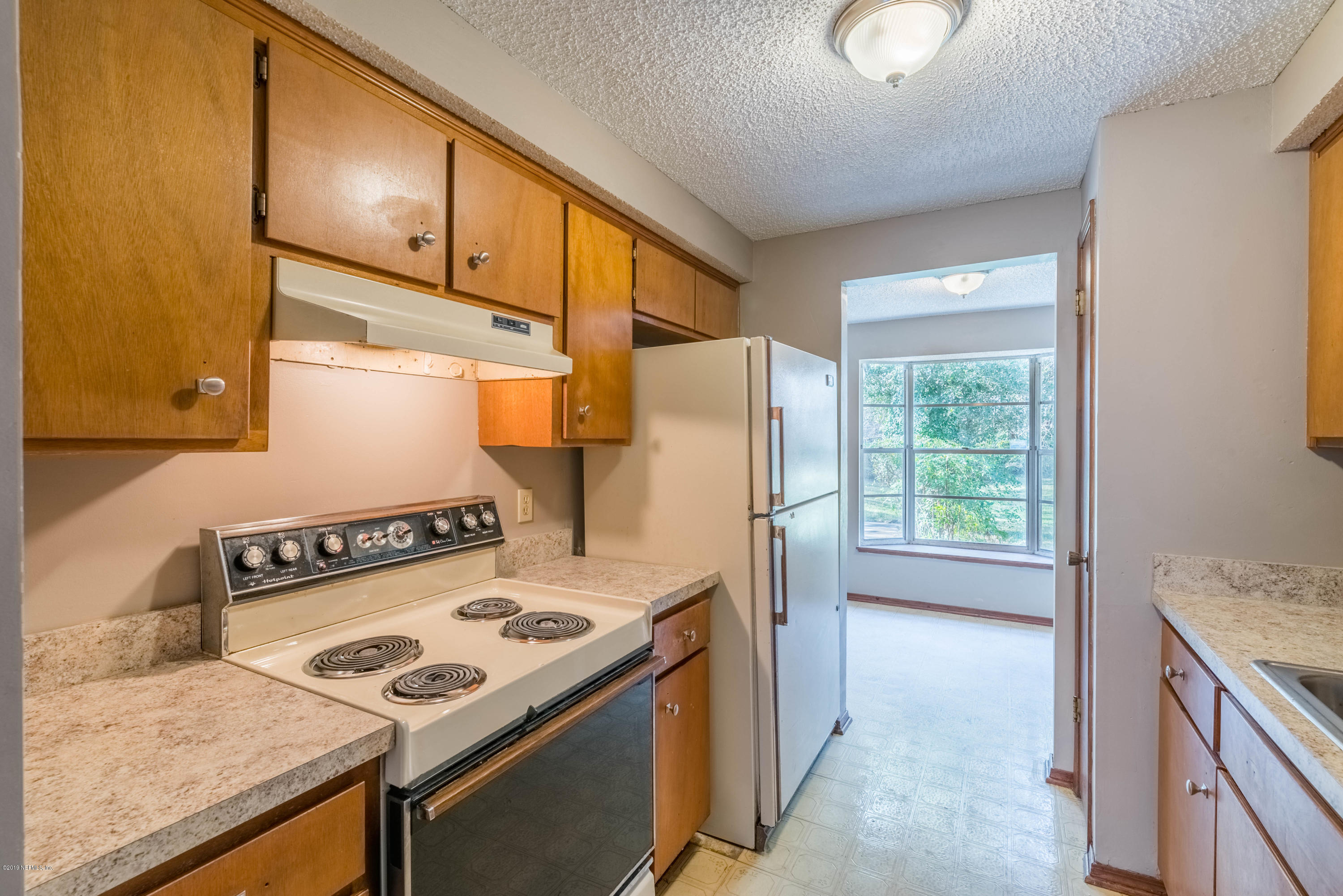 2520 Spring Lake Road West Jacksonville, FL 32210 - Photo 9 of 24 Kitchen