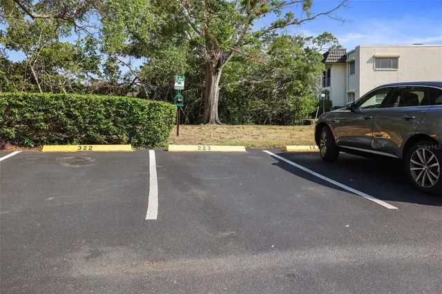 $130,000 | 1860 Massachusetts Avenue Northeast, Unit 223, St. Petersburg, FL 33703