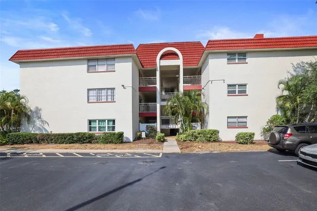$130,000 | 1860 Massachusetts Avenue Northeast, Unit 223, St. Petersburg, FL 33703