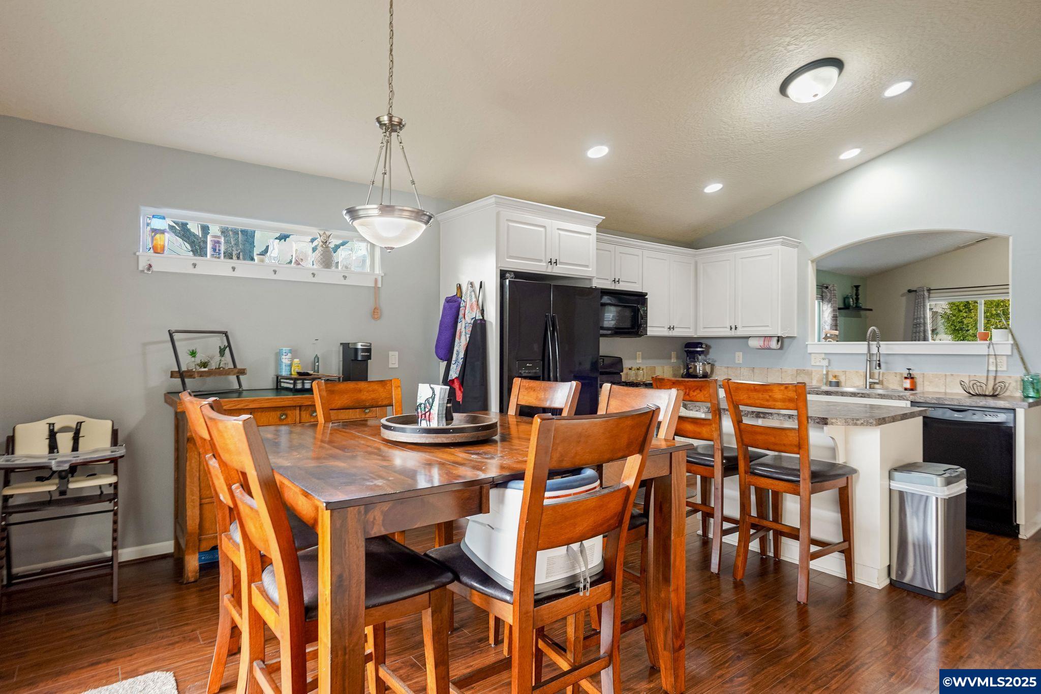 1503 Southeast Jonathan Avenue Dallas, OR 97338 - Photo 17 of 39