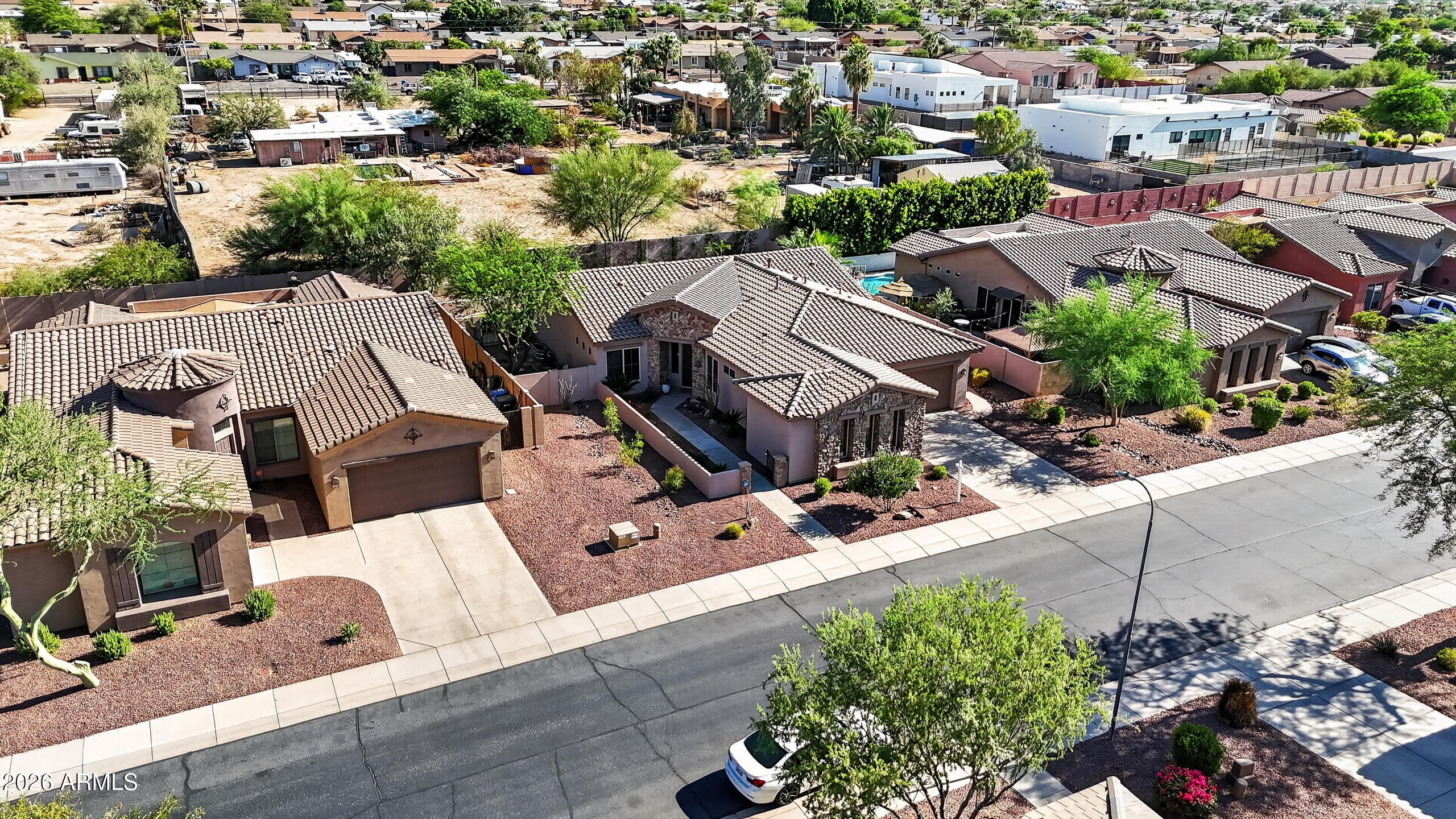 1915 East Latona Road Phoenix, AZ 85042 - Photo 5 of 48