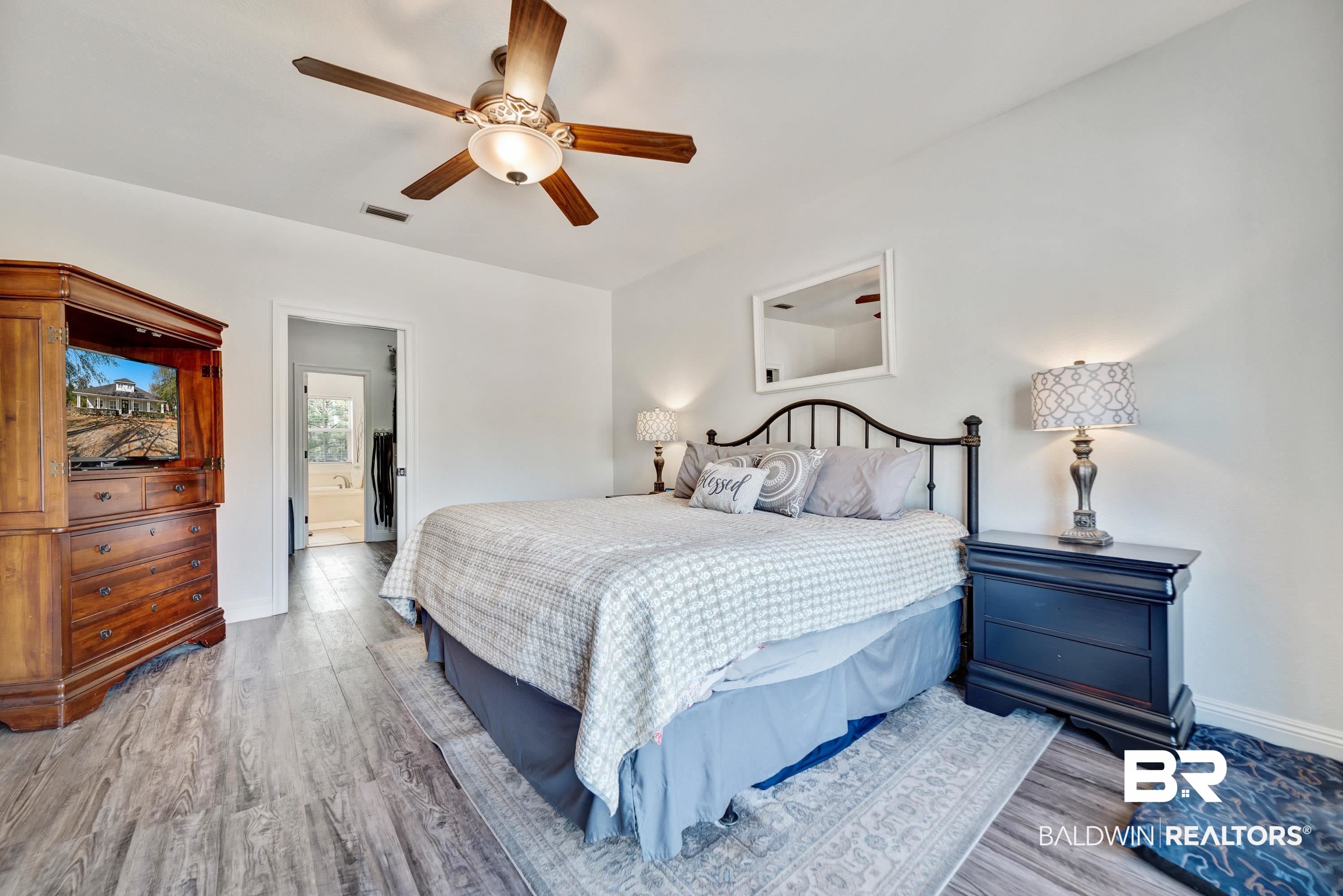 7875 Bromley Road Bay Minette, AL 36507 - Photo 20 of 39 view into walk-in closet and owners en-suite