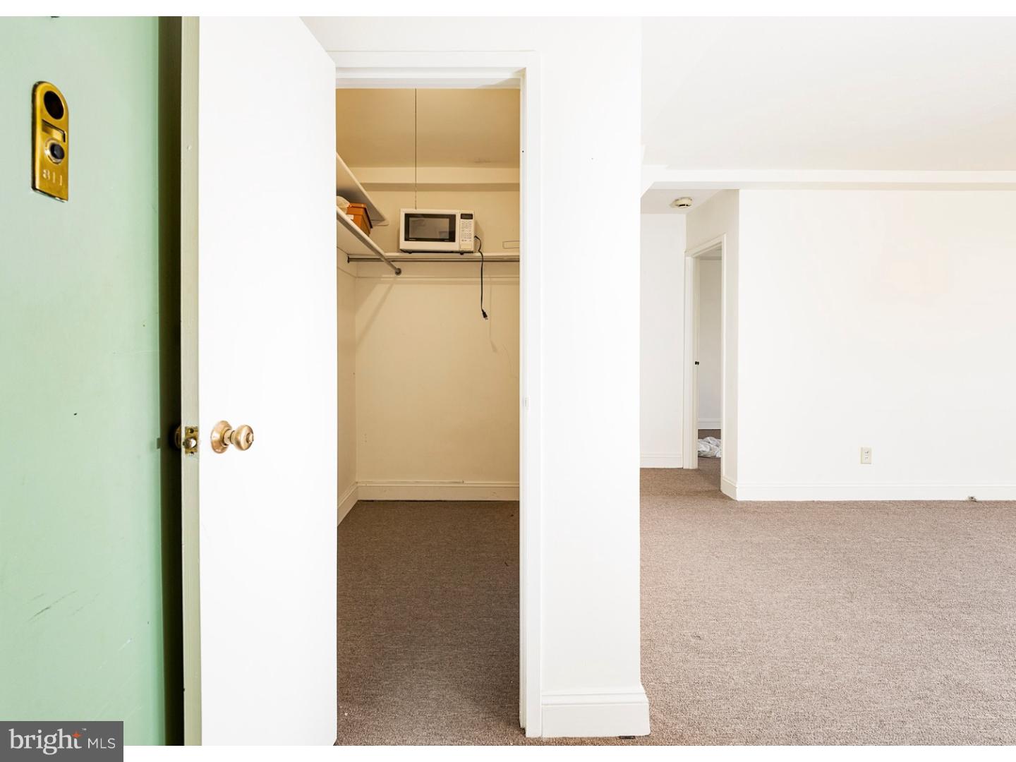 1810 Rittenhouse Square, Unit 811 Philadelphia, PA 19103 - Photo 10 of 17