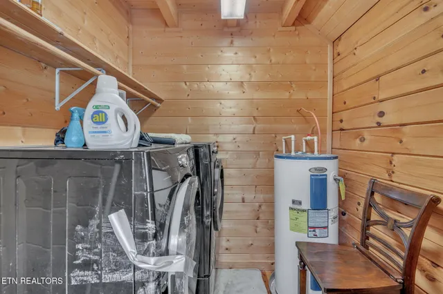 $325,000 | 319 Four Mile Creek Road, Deer Lodge, TN 37726