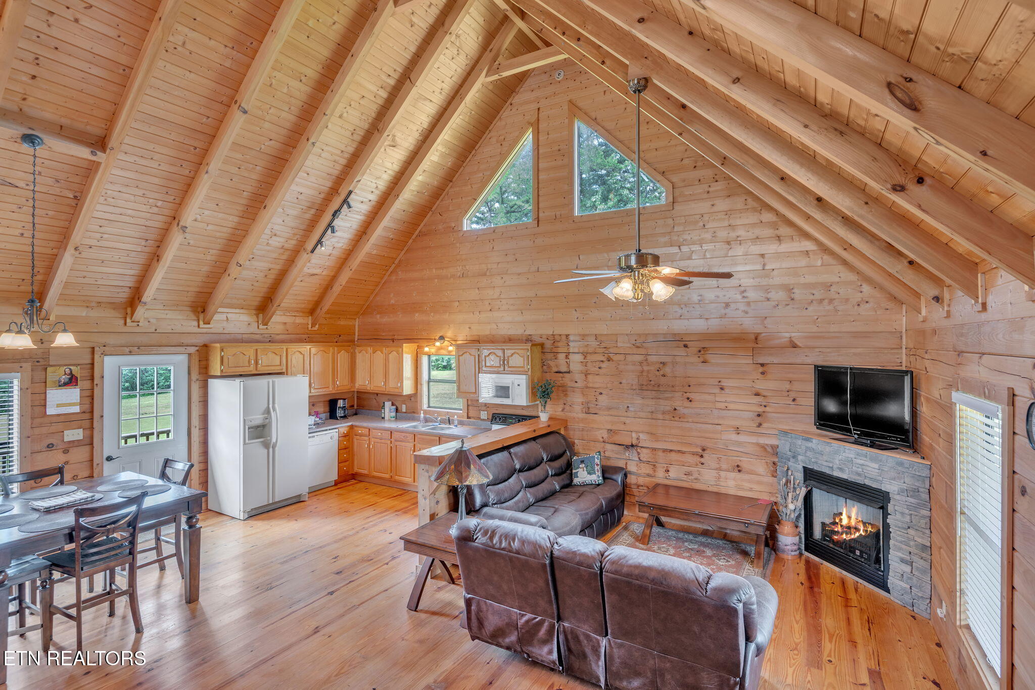 319 Four Mile Creek Road Deer Lodge, TN 37726 - Photo 36 of 44 36-web-or-mls-Four Mile Creek-3248