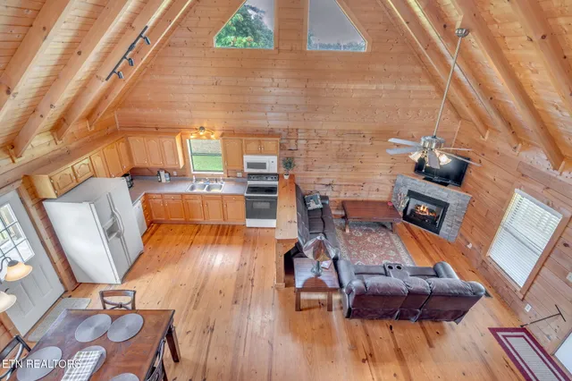 $325,000 | 319 Four Mile Creek Road, Deer Lodge, TN 37726