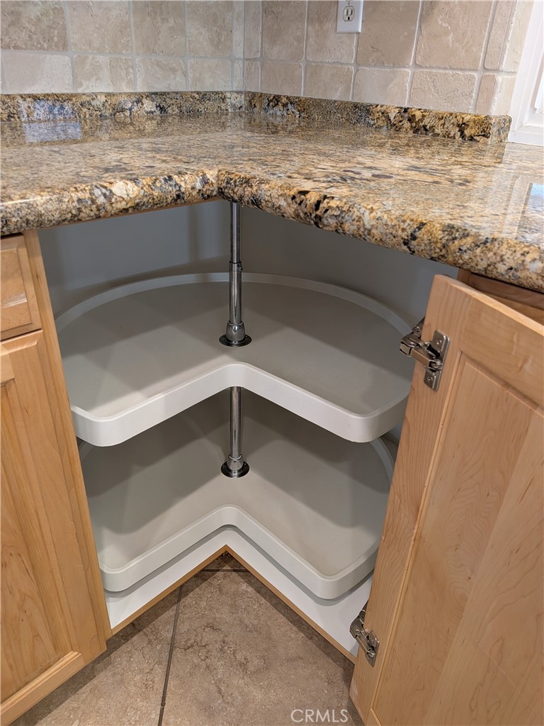 718 Vía La Paloma Riverside, CA 92507 - Photo 8 of 26