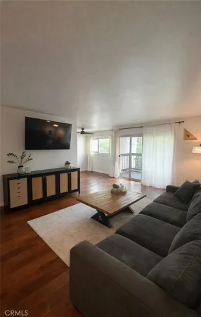 $2,975 | 23635 Park Capri, Calabasas, CA 91302