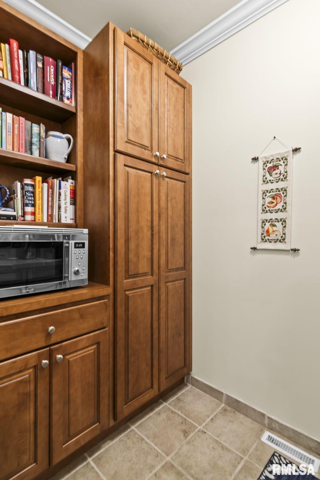 24 Marquette Lane Springfield, IL 62712 - Photo 19 of 71 Gallery Image 19