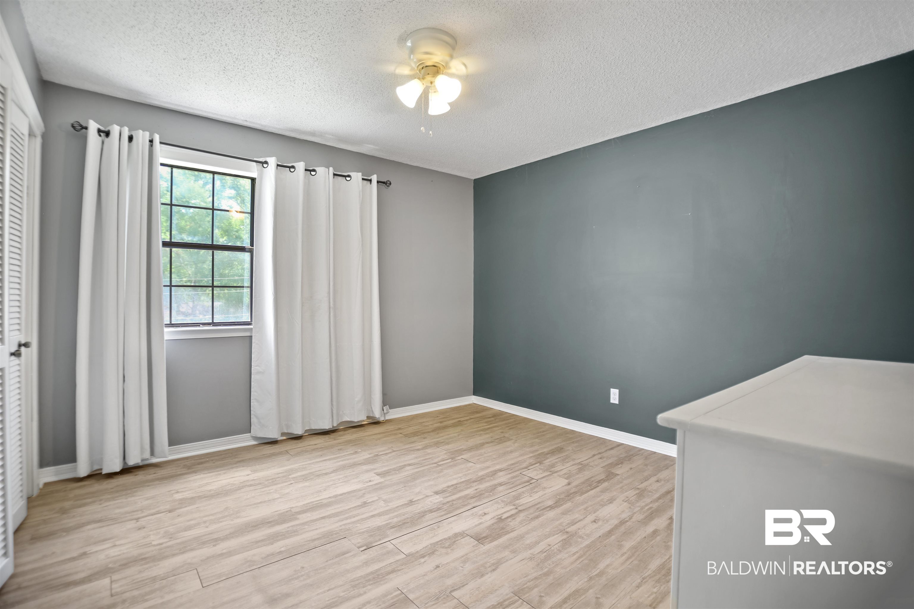 333 Ridgewood Drive Daphne, AL 36526 - Photo 10 of 16 Gallery Image 10