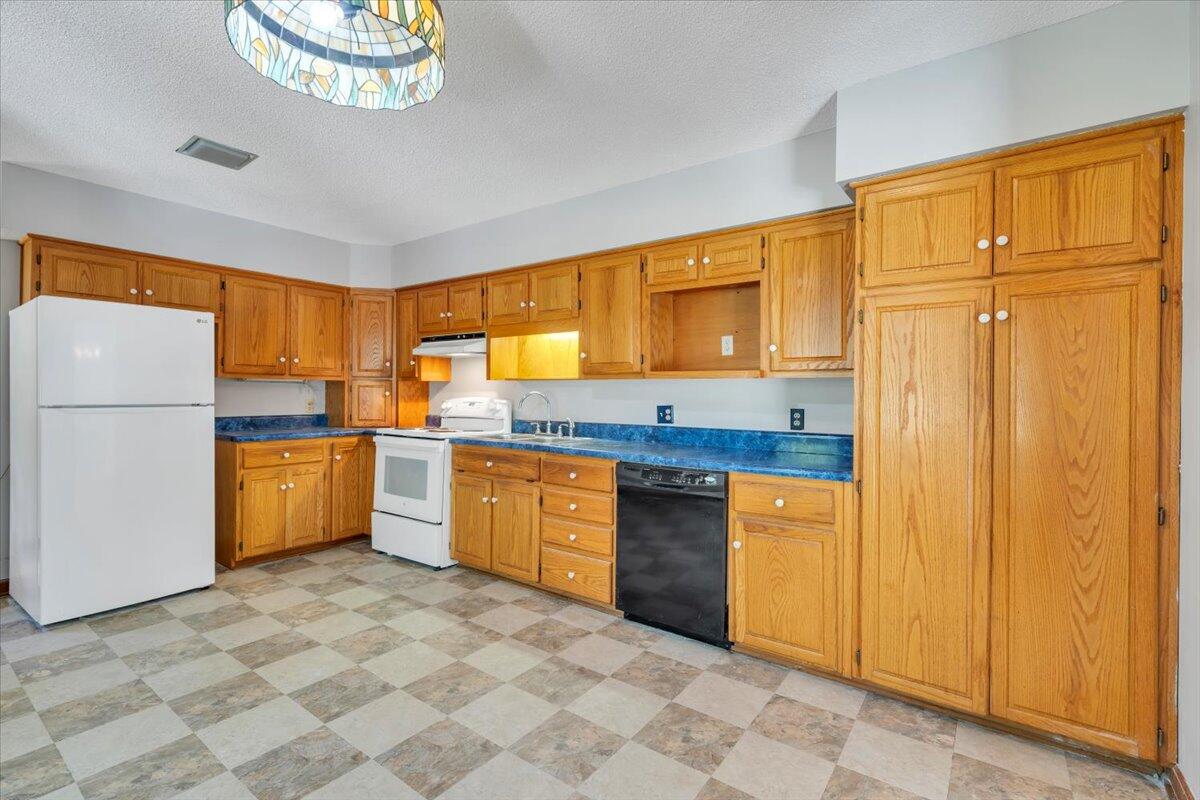 417 Stonebridge Drive Blue Ridge, VA 24064 - Photo 17 of 94 017-MIB07200