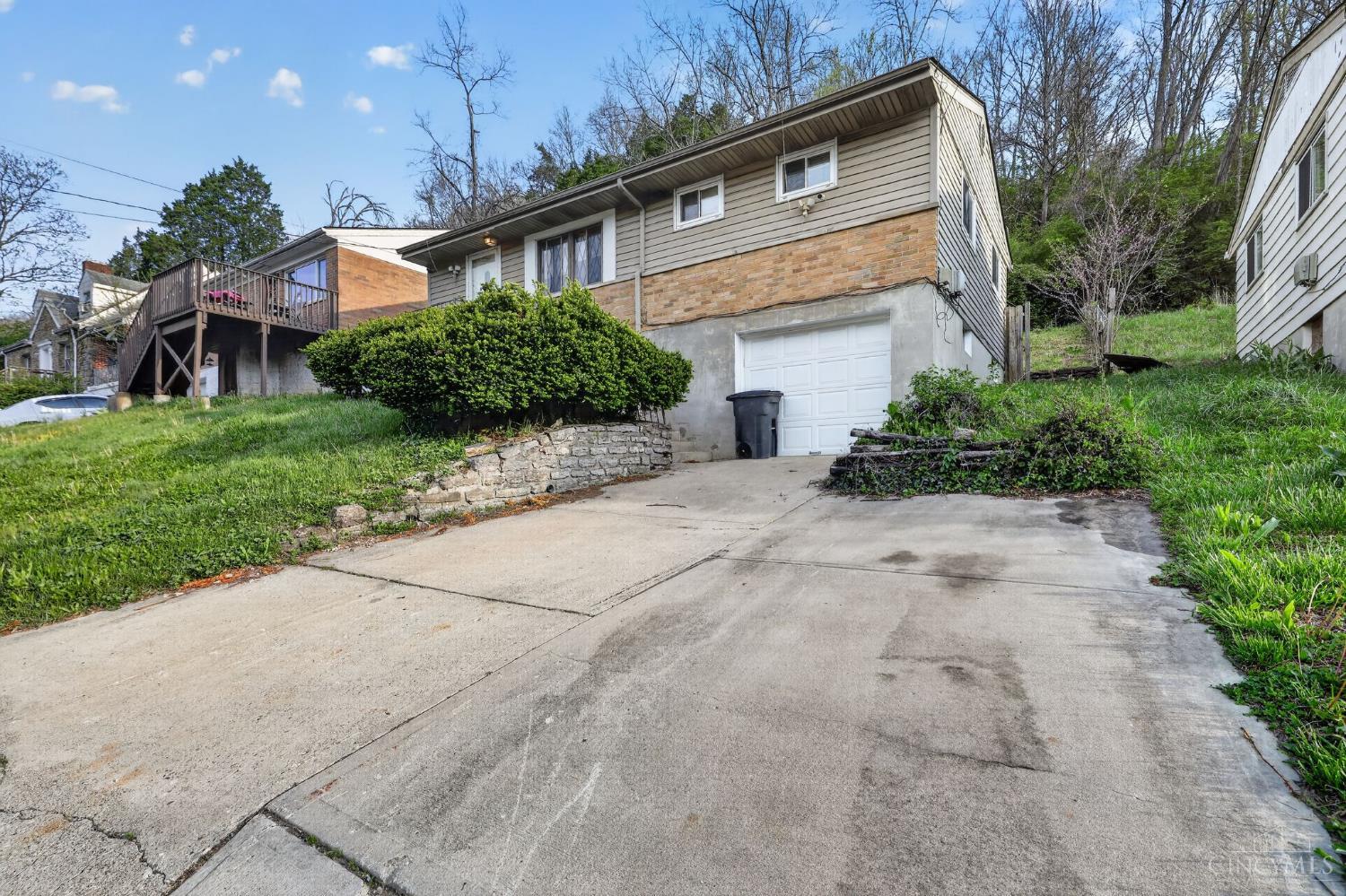 3910 Delhi Road Cincinnati, OH 45204 - Photo 2 of 38