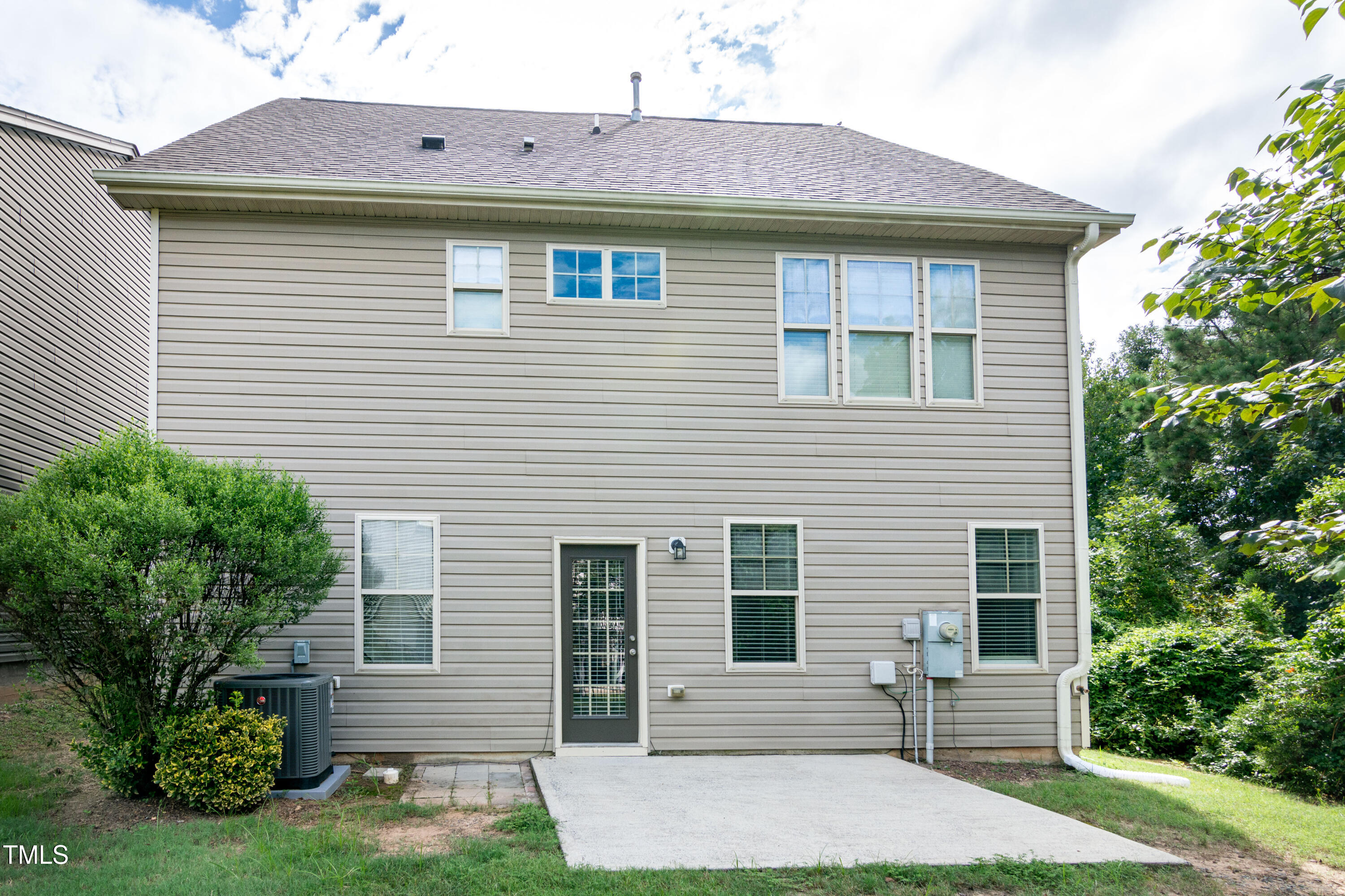 206 Roundhouse Lane Morrisville, NC 27560 - Photo 39 of 42 a front view of a house with garden