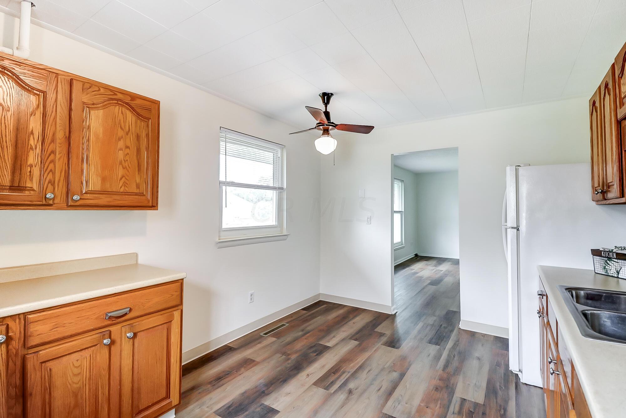 172 East Alcott Road Columbus, OH 43207 - Photo 6 of 29 View of Separate Eating Area in Kitchen with ceiling fan