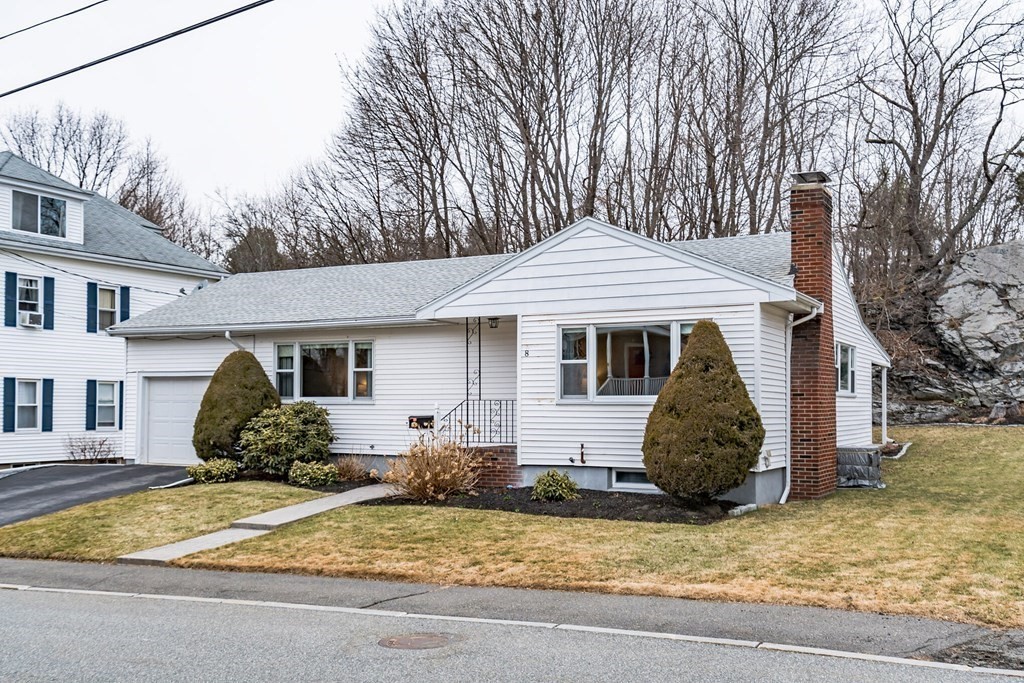 8 Laurent Road Salem, MA 01970 - Photo 3 of 40 Gallery Image 3