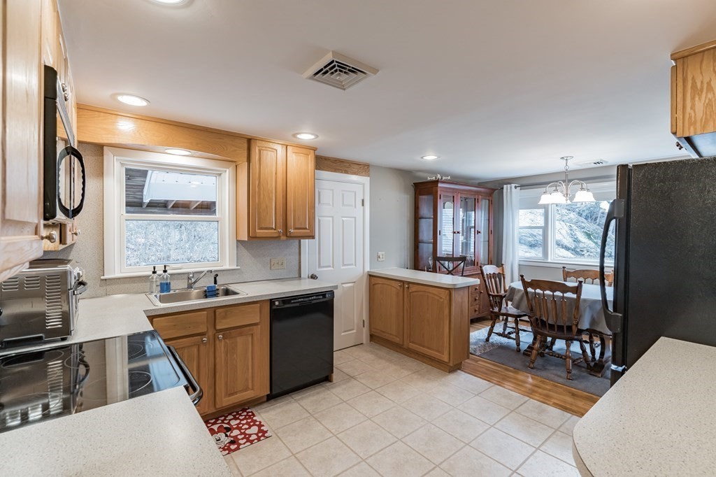 8 Laurent Road Salem, MA 01970 - Photo 8 of 40 Gallery Image 8