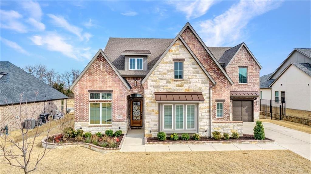 Welcome home to lovely Jackson Court!