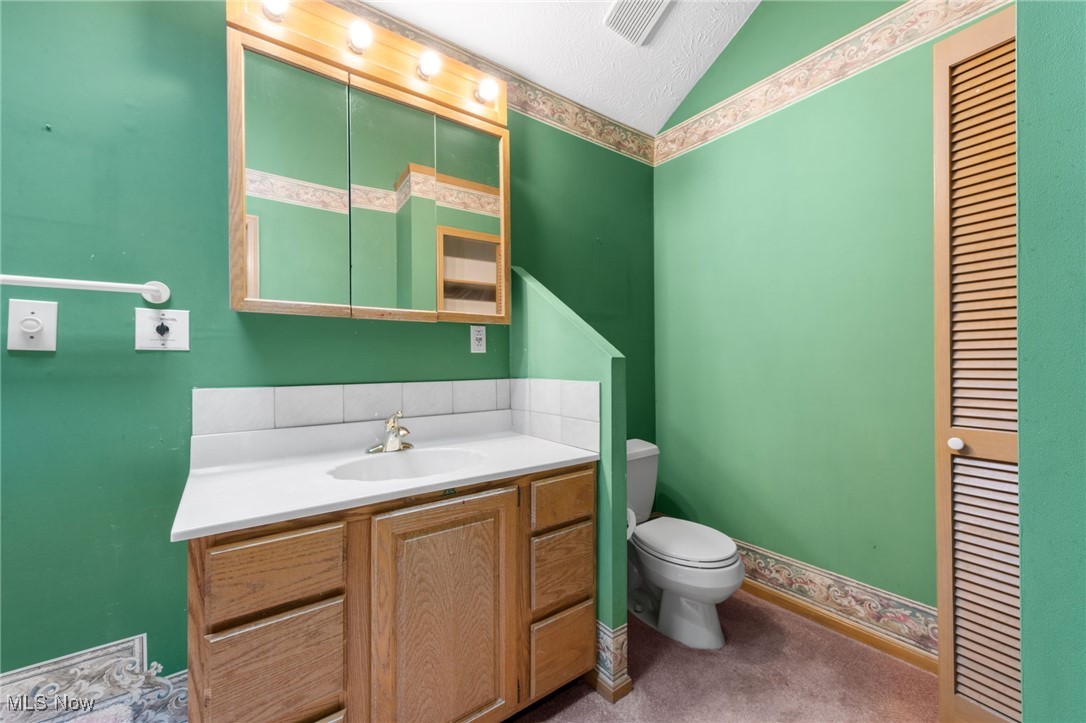 163 Burns Road Elyria, OH 44035 - Photo 17 of 37 Primary bathroom