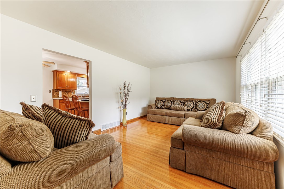 831 Bay Road Webster, NY 14580 - Photo 5 of 34 Gallery Image 5