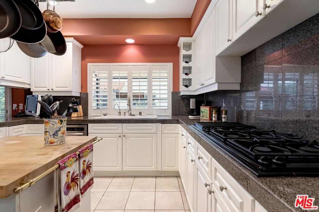 2311 Roscomare Road, Unit 18 Los Angeles, CA 90077 - Photo 24 of 50
