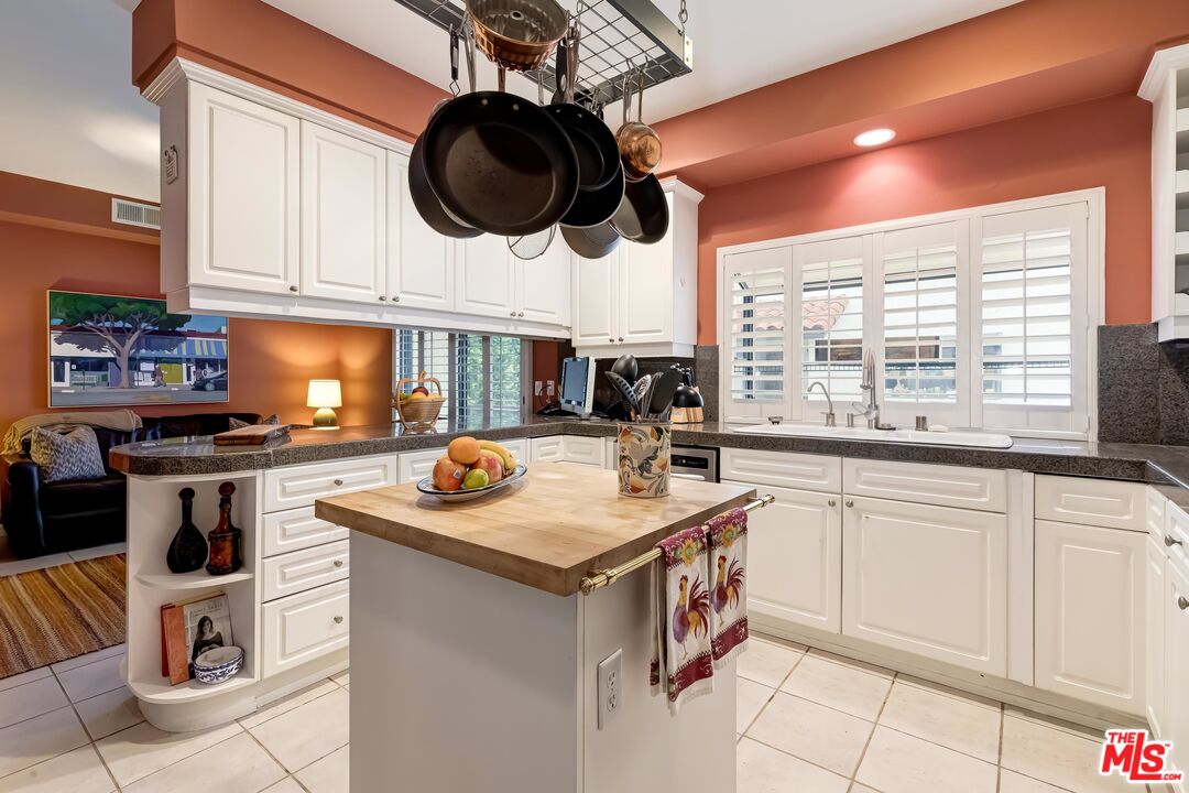 2311 Roscomare Road, Unit 18 Los Angeles, CA 90077 - Photo 25 of 50