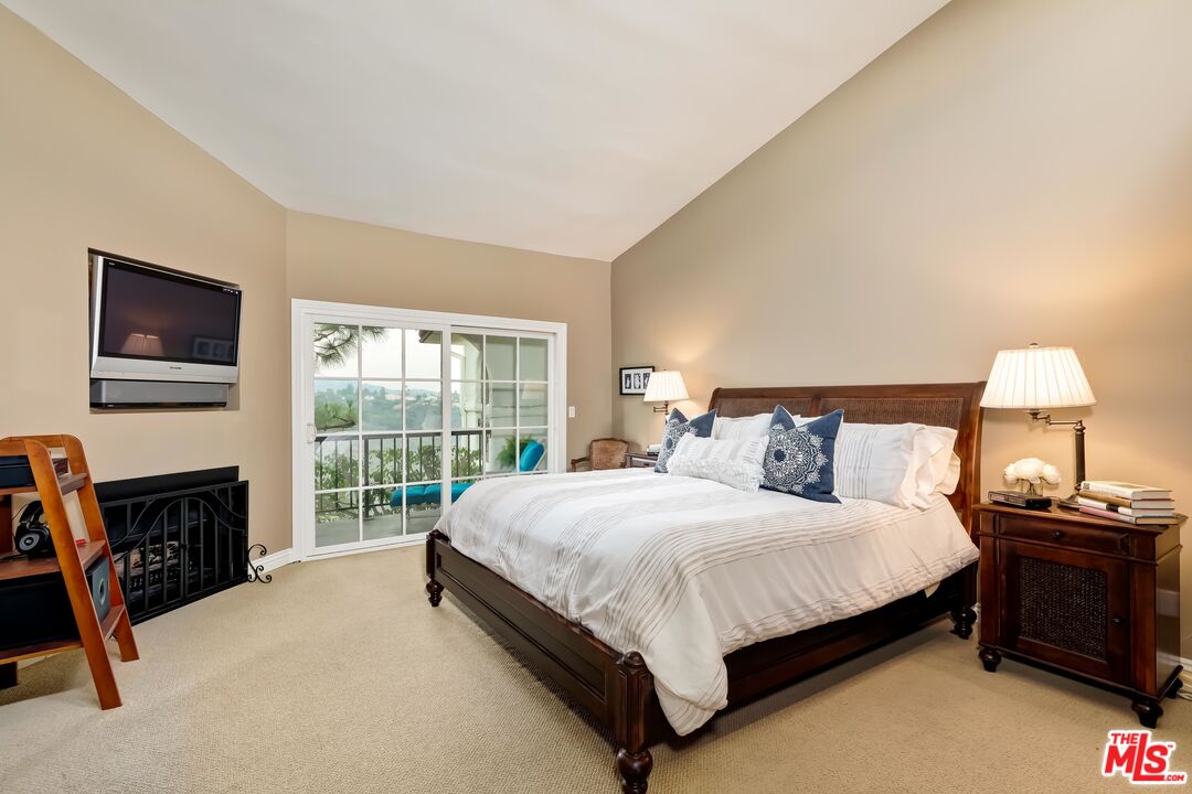2311 Roscomare Road, Unit 18 Los Angeles, CA 90077 - Photo 30 of 50