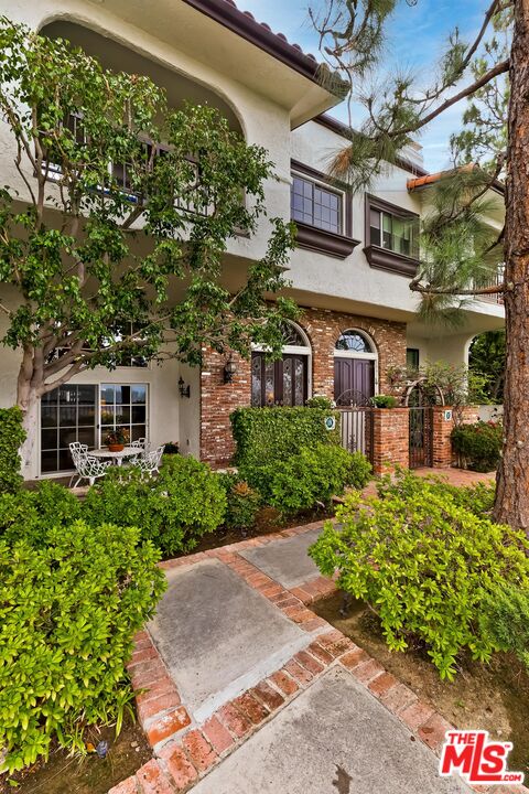 2311 Roscomare Road, Unit 18 Los Angeles, CA 90077 - Photo 5 of 50