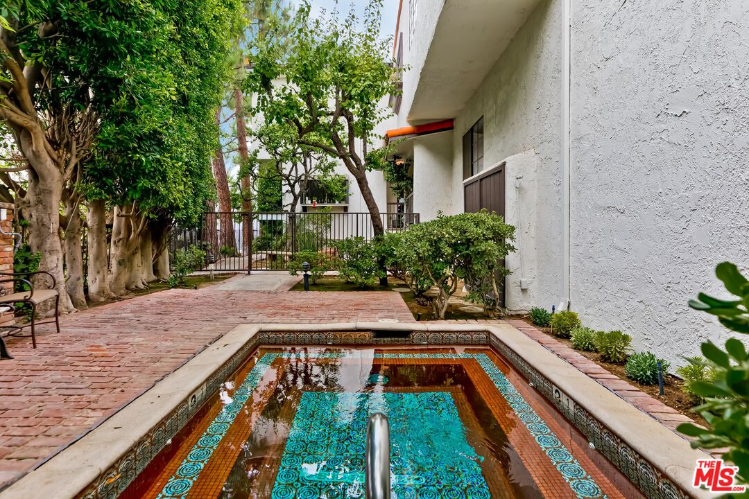 2311 Roscomare Road, Unit 18 Los Angeles, CA 90077 - Photo 49 of 50