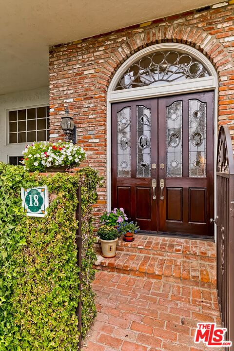 2311 Roscomare Road, Unit 18 Los Angeles, CA 90077 - Photo 7 of 50