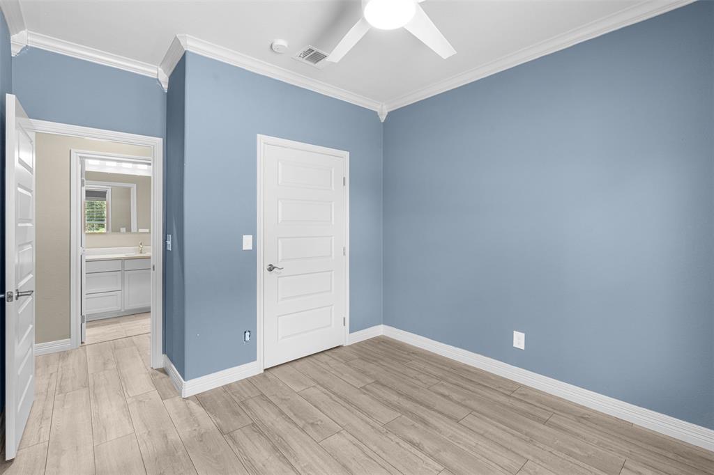 1011 Southeast County Road Corsicana, TX 75109 - Photo 28 of 40 wooden floor in an empty room