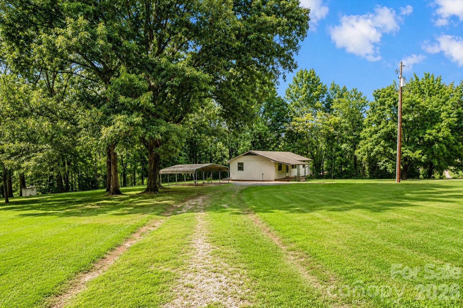 43 Open Valley Road Marion, NC 28752 - Photo 3 of 37