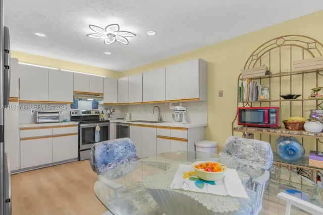 $184,700 | 1541 Northwest 18th Avenue, Unit 101, Delray Beach, FL 33445