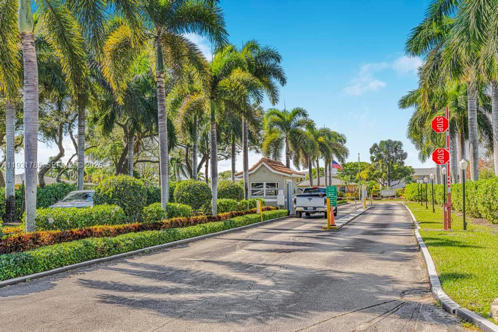 1541 Northwest 18th Avenue, Unit 101 Delray Beach, FL 33445 - Photo 2 of 33
