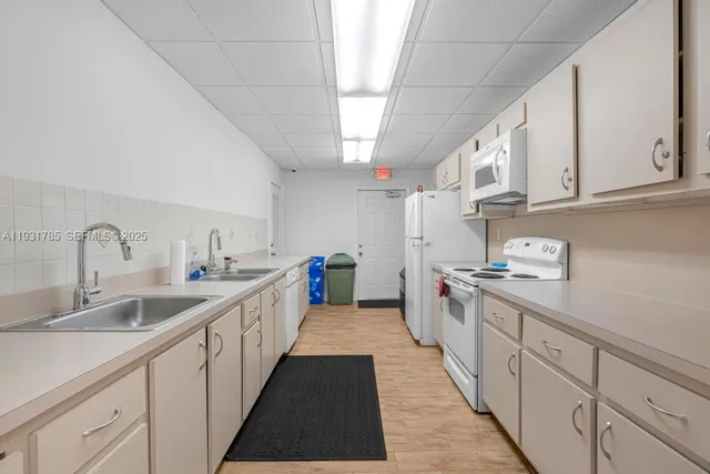 $184,700 | 1541 Northwest 18th Avenue, Unit 101, Delray Beach, FL 33445