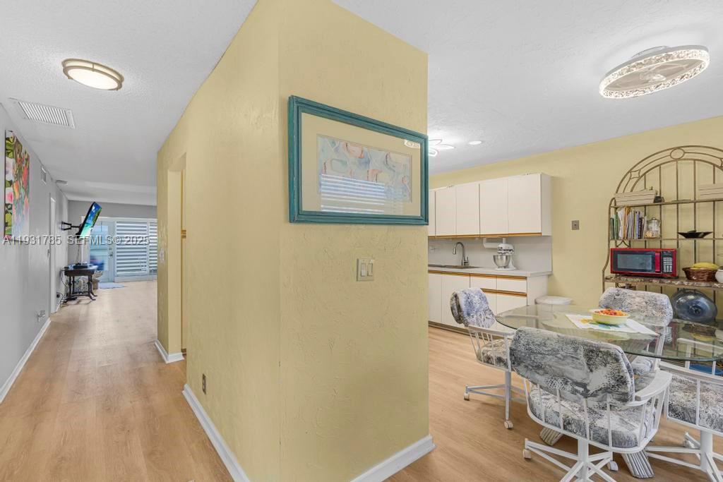 1541 Northwest 18th Avenue, Unit 101 Delray Beach, FL 33445 - Photo 5 of 33