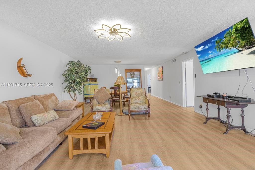 1541 Northwest 18th Avenue, Unit 101 Delray Beach, FL 33445 - Photo 8 of 33